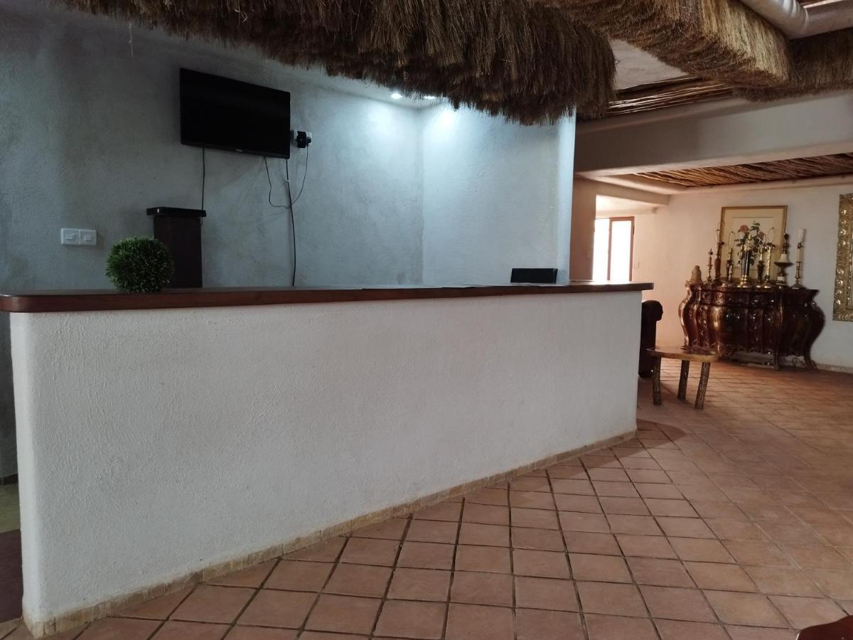 Mia Safari Lodge And Restaurant Entebbe Ngoại thất bức ảnh