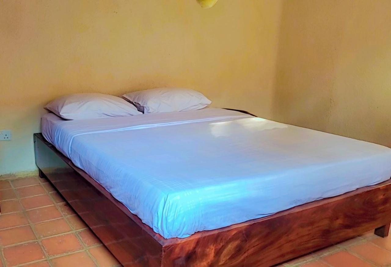 Mia Safari Lodge And Restaurant Entebbe Ngoại thất bức ảnh