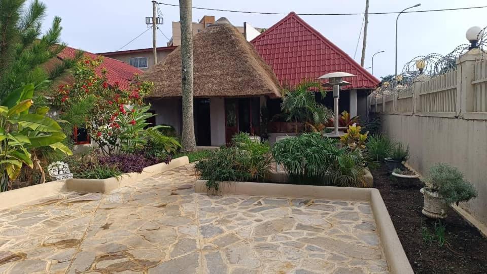 Mia Safari Lodge And Restaurant Entebbe Ngoại thất bức ảnh