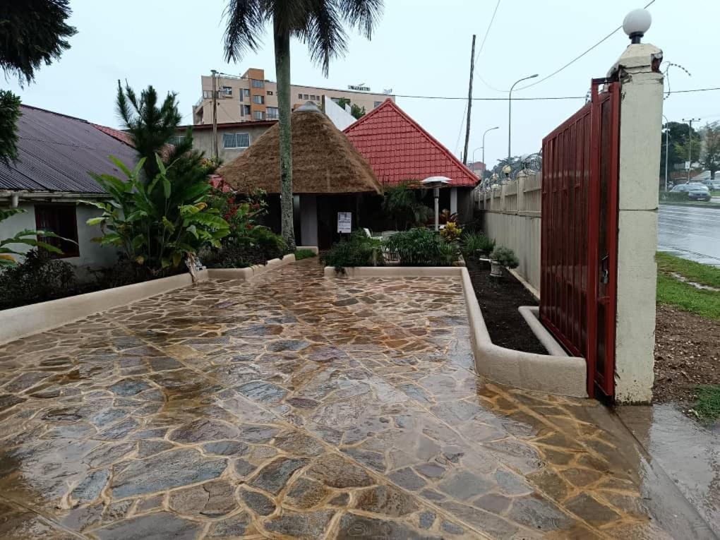 Mia Safari Lodge And Restaurant Entebbe Ngoại thất bức ảnh