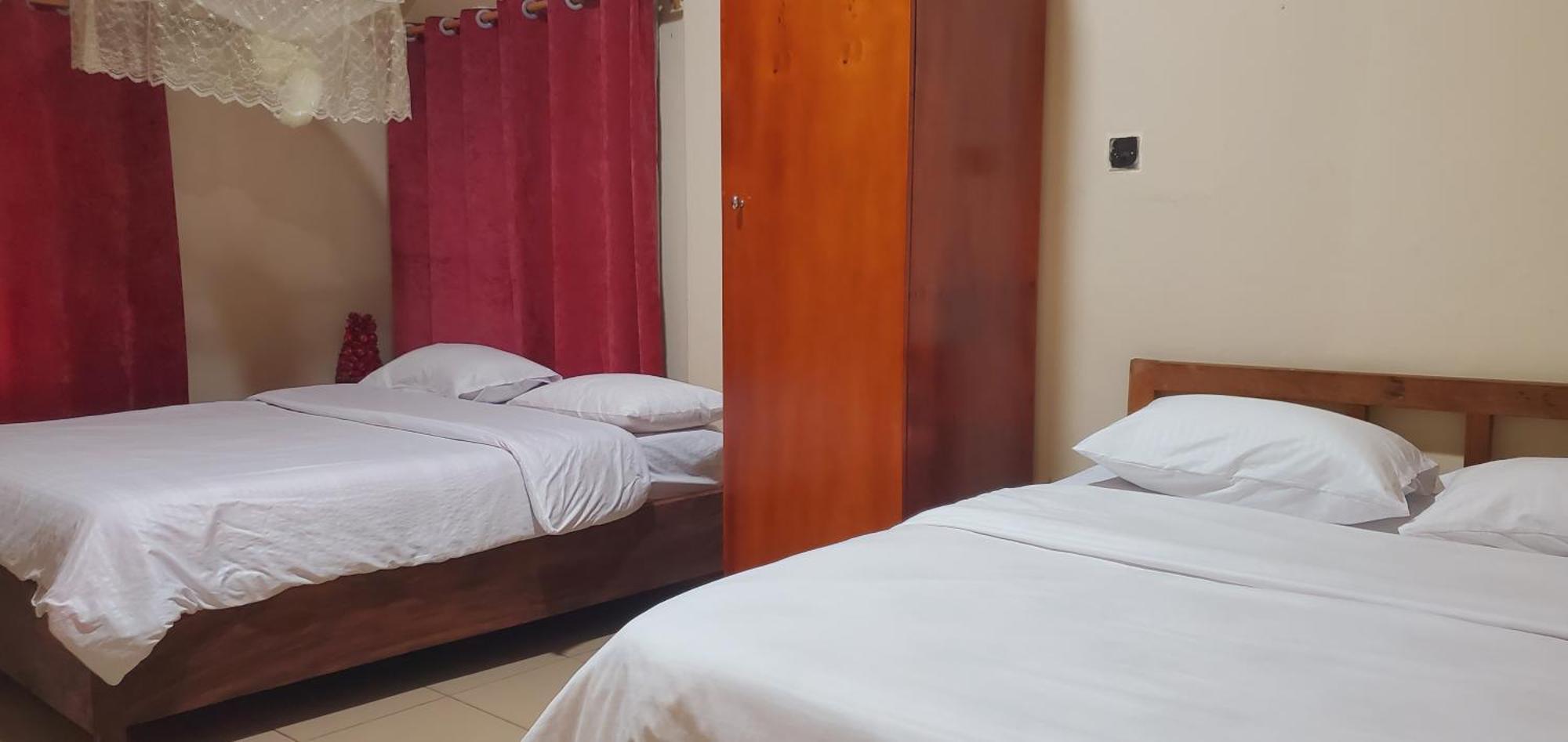 Mia Safari Lodge And Restaurant Entebbe Ngoại thất bức ảnh