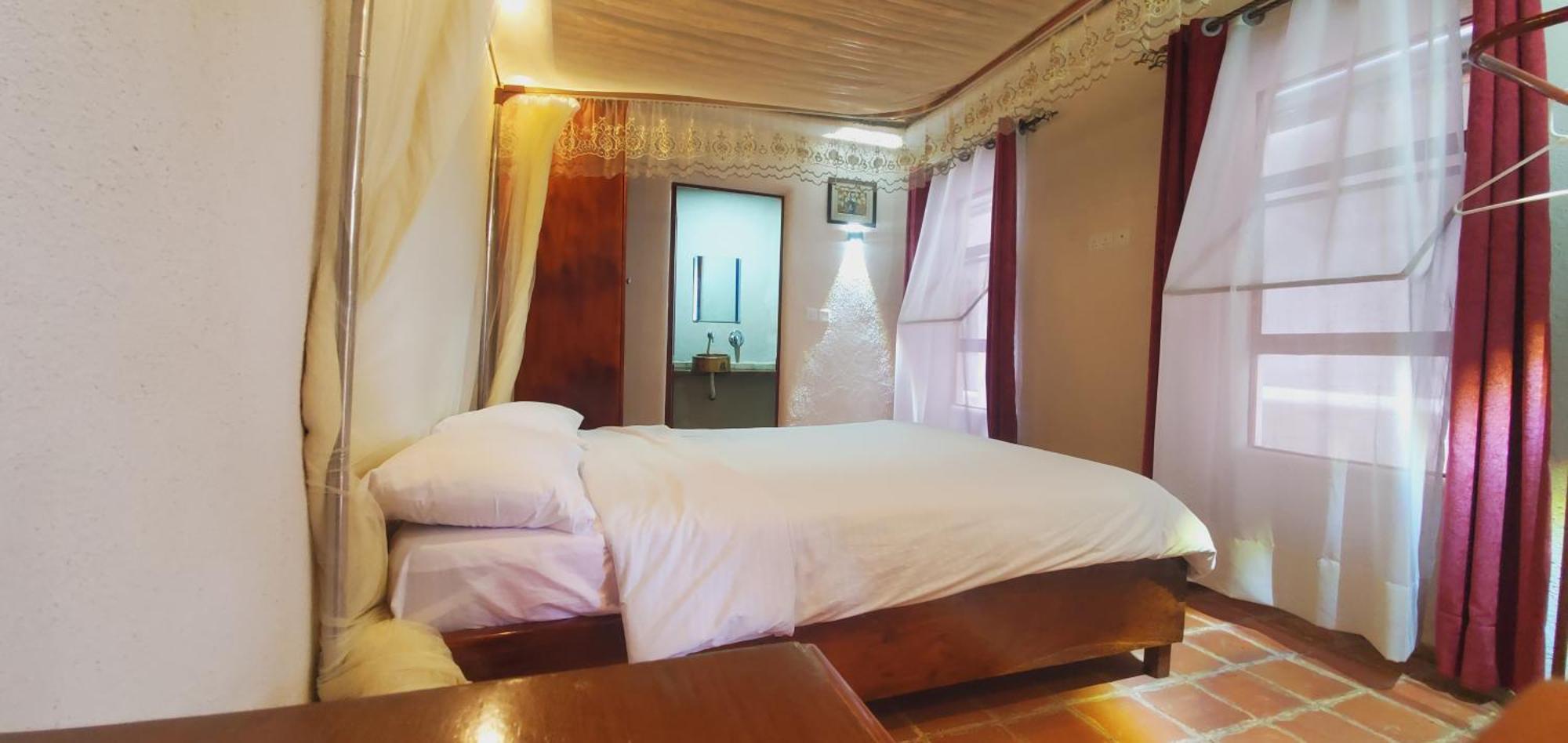 Mia Safari Lodge And Restaurant Entebbe Ngoại thất bức ảnh
