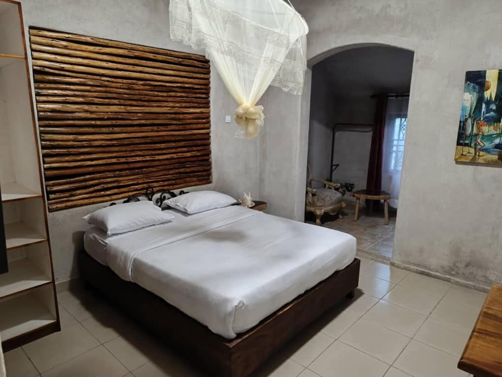 Mia Safari Lodge And Restaurant Entebbe Ngoại thất bức ảnh